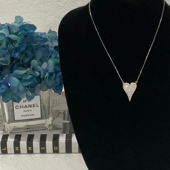 NWT Heart Pendant Necklace Cubic Zirconia Stones - Picture 2 of 3